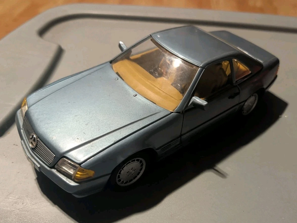 Revell Mercedes-Benz 1:18 Scale Diecast Cars, Trucks & Vans for