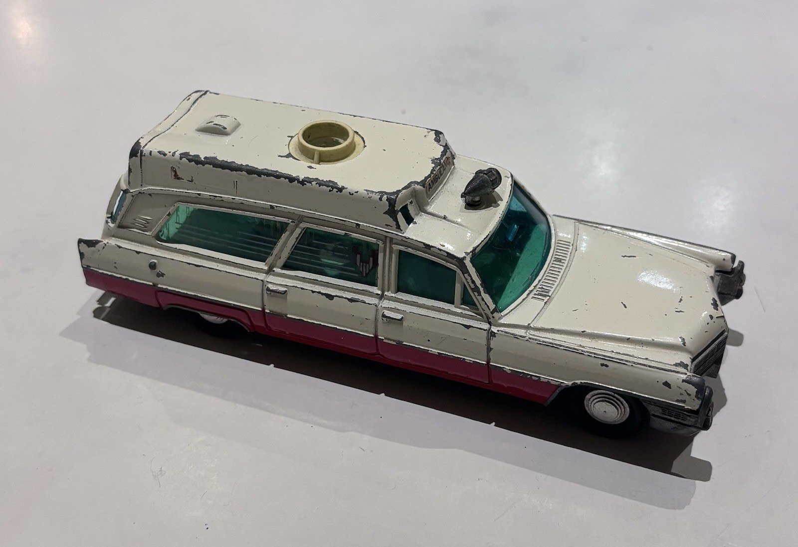 Dinky 267, Superior Cadillac Ambulance - Free Price Guide & Review