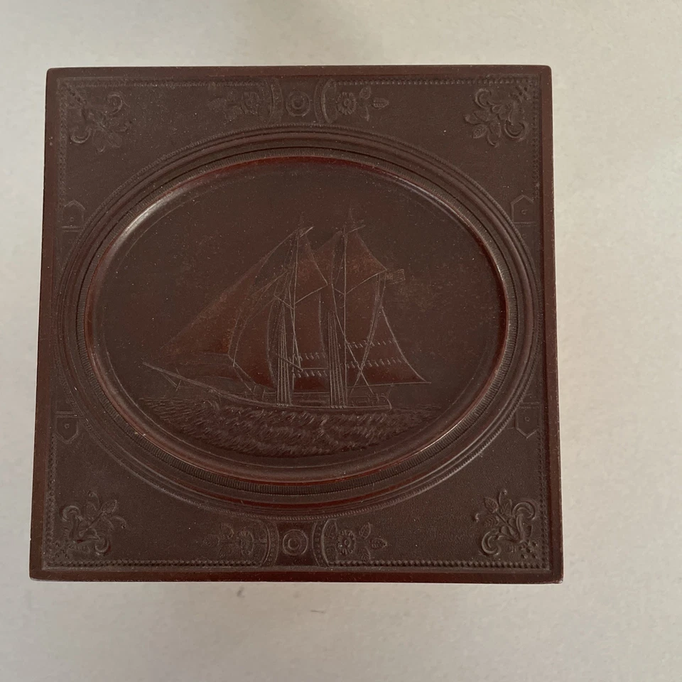 Antique Victorian Maple Collar Box with Scenic Clipper  Ship Gutta Percha Lid - Image 3 of 4