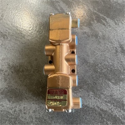 Versa VPP-4302 Bronze Valve Manifold Multiple Ports Industrial Pneumatic Control