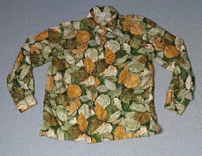 Vintage Stunt Button Up Womens Size Medium 100% silk Fall Leaves Pattern Long...