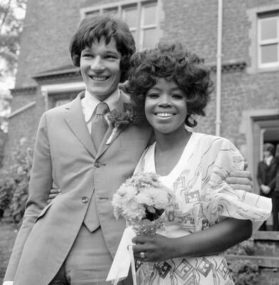 American Pop singer PP Arnold with her new husband manager Jim- 1968 Old Photo