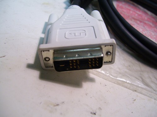 NEU TRIPP LITE P561-006-SLI 6' DVI-I SINGLE LINK DIG/ANALOGES MONITORKABEL P3493 - Bild 2 von 3