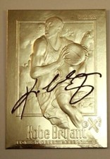 TARJETA DE NOVATO KOBE BRYANT 1996-97 SKYBOX EX-2000 "FIRMA PÚRPURA" ORO 23KT!