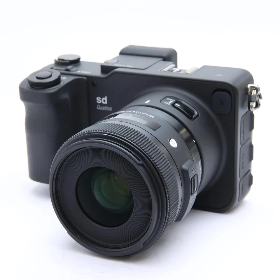 Sigma sd Quattro + Art 30mm F/1.4 DC HSM Lens Kit #283 -Near Mint- - Image 3 of 4