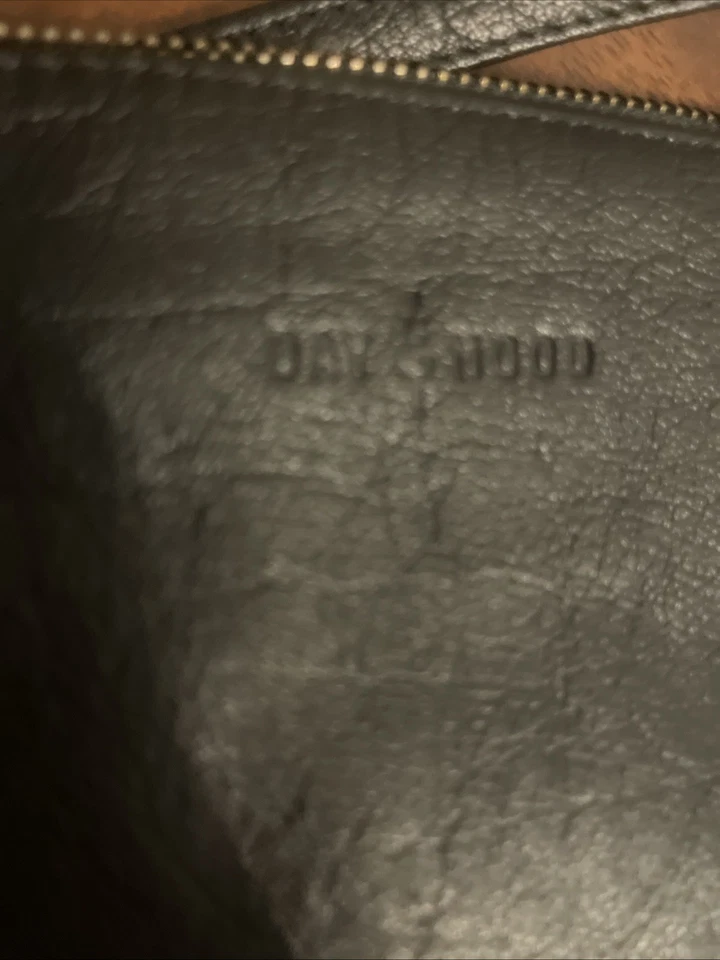 Bolsa tiracolo de couro preta Day & Mood limpa em bom estado. 10 X 14 polegadas - Imagem 3 de 4