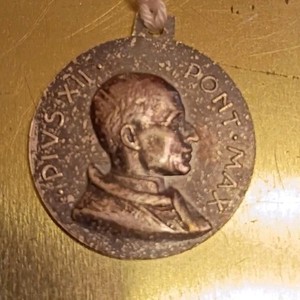PIVS X11 POPE PIUS Pendant