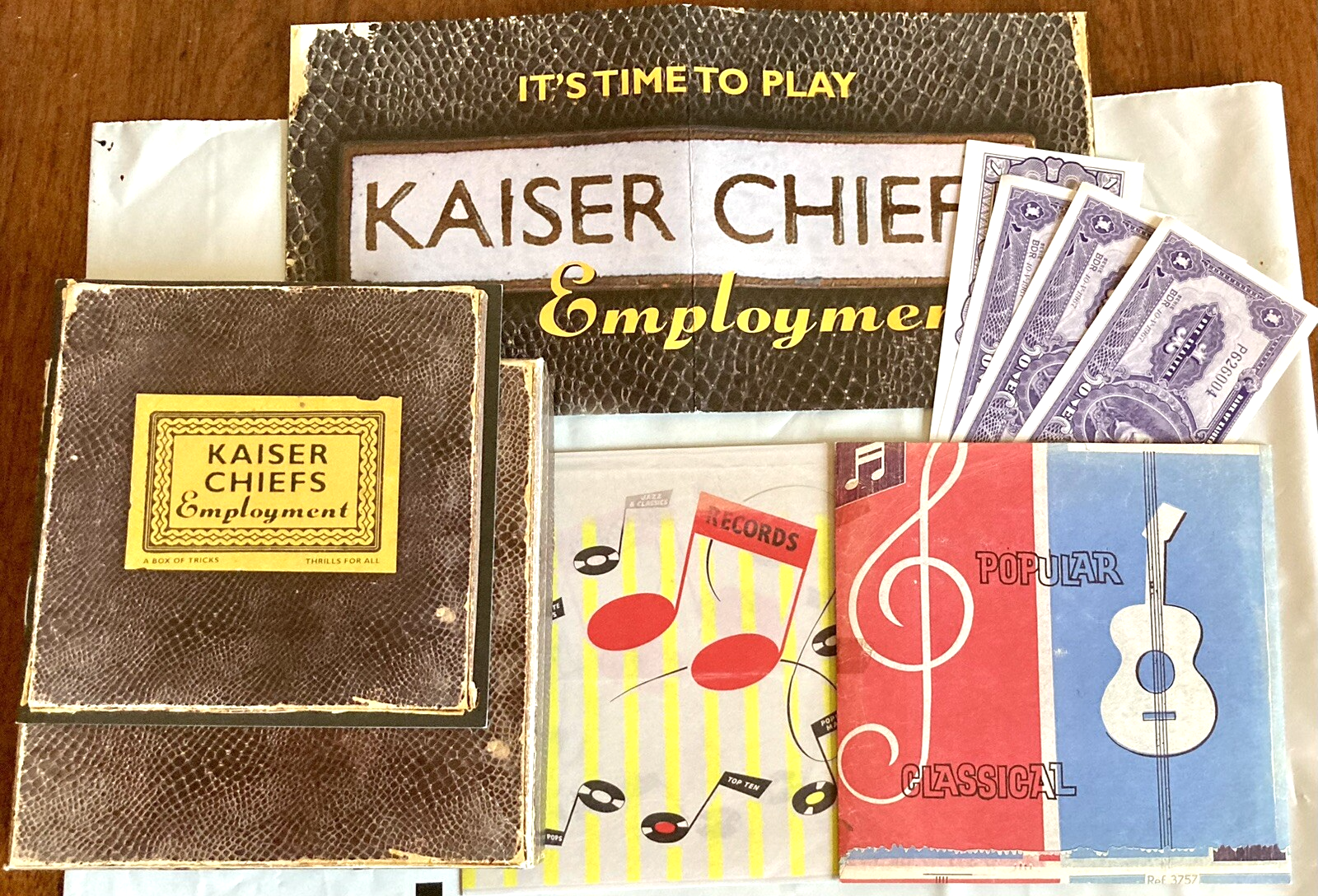 Kaiser Chiefs - Employment ( box of Tricks) LTD EDT 2CD Boxset BUN093CDX Mint