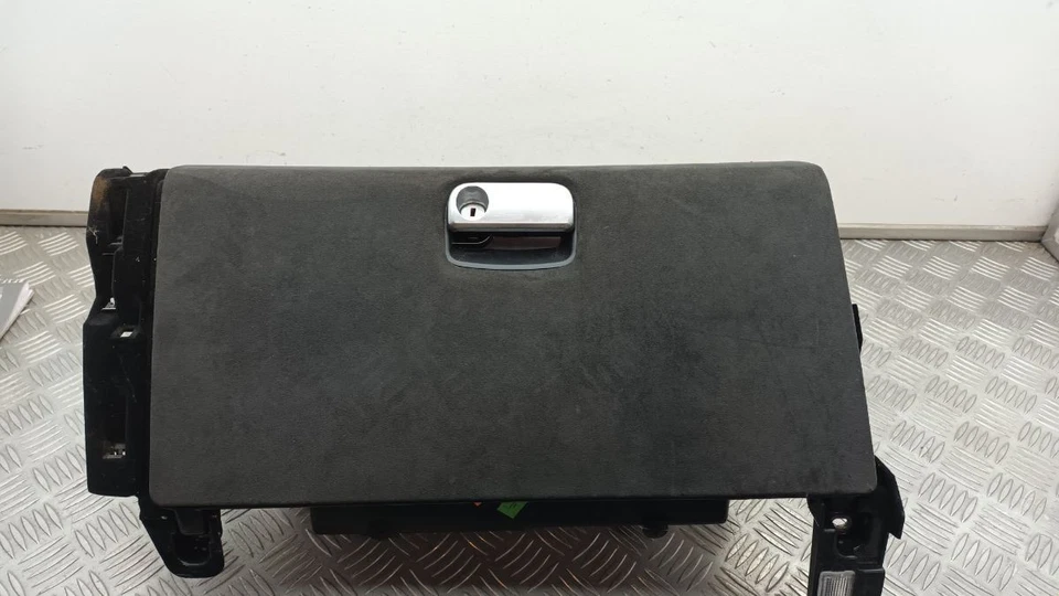 Caixa de luvas 718 CAYMAN GT4 982 99155244307 - Imagem 3 de 4