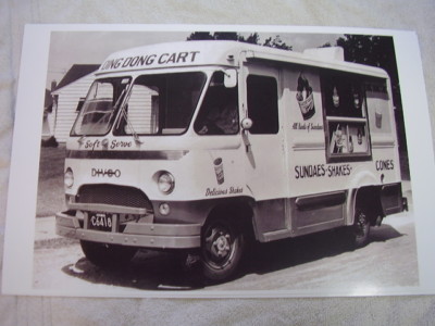 1950 'S  DIVCO TRUCK ICE CREAM FOOD TRUCK  11 X 17  PHOTO /  PICTURE