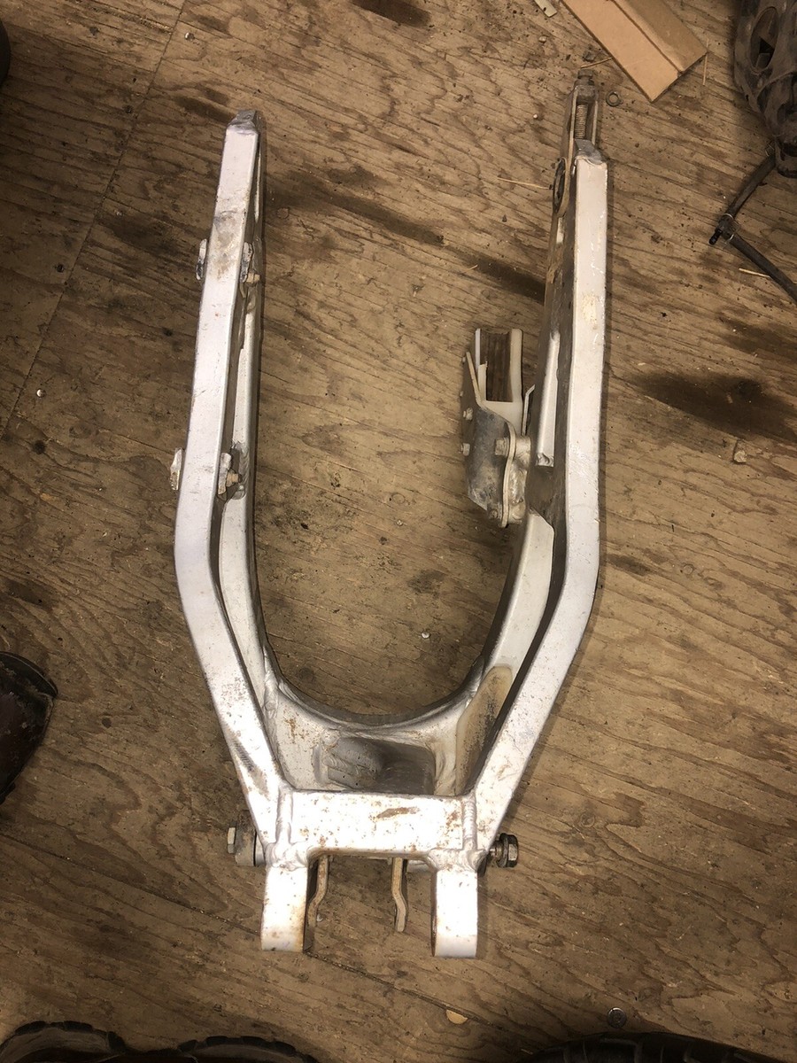 79 yamaha yz-250 ,yz-400 swingarm and pivot bolt, 2X4-22110 79 yamaha yz-250 ,yz-400 swingarm and pivot bolt, 2X4-22110