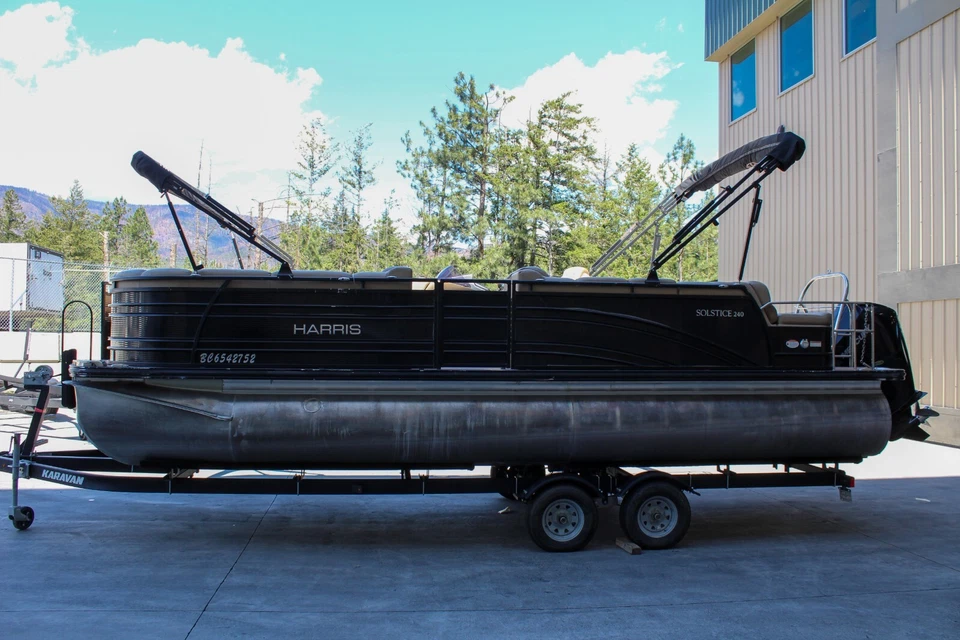 2019 Harris Solstice 240 Pontoon Boat - LOW HOURS - Image 3 of 4
