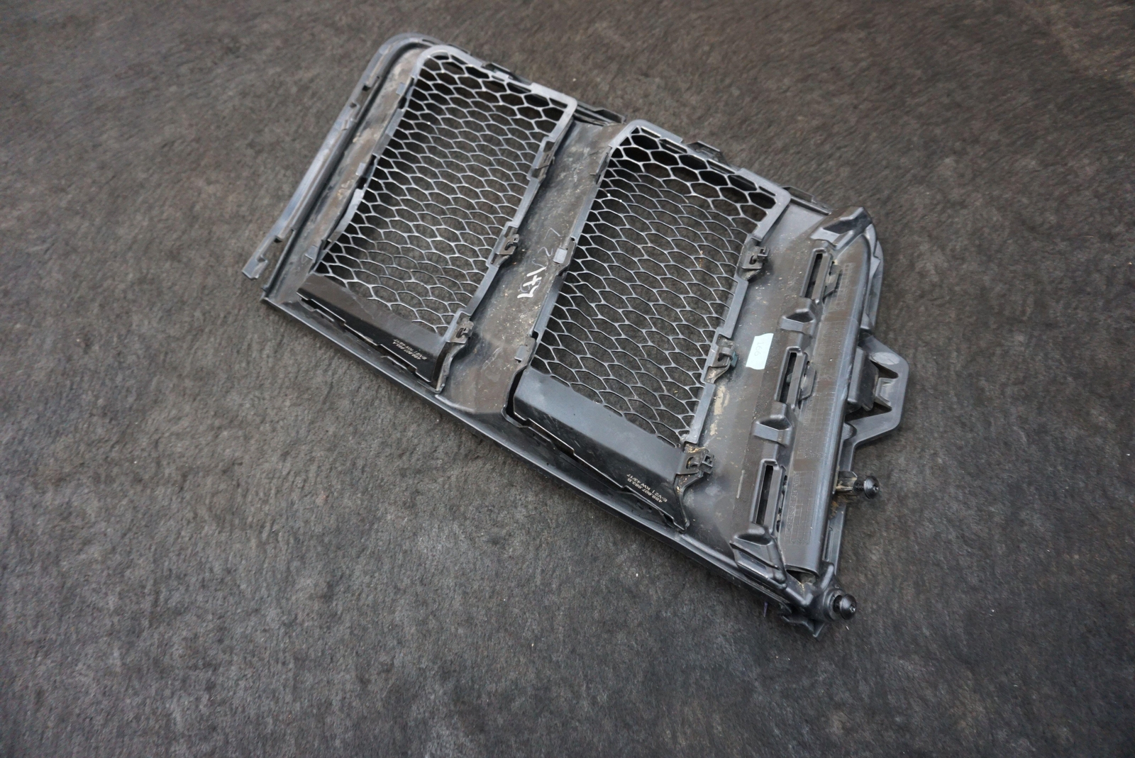 Front Bumper Lower Left Grille W/ Cover OEM 4S9807683B Audi R8 GT4 4S 2016-18