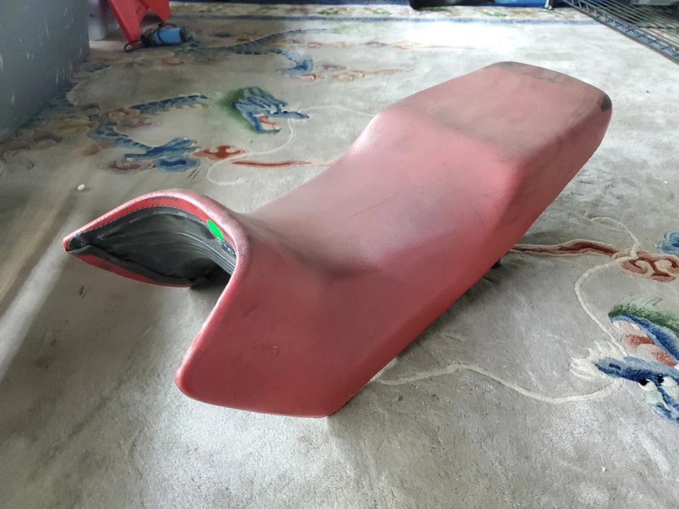 Sillín de asiento interceptor Honda VF500F VF 500 F 1984-1985 bueno Foto 3 de 4