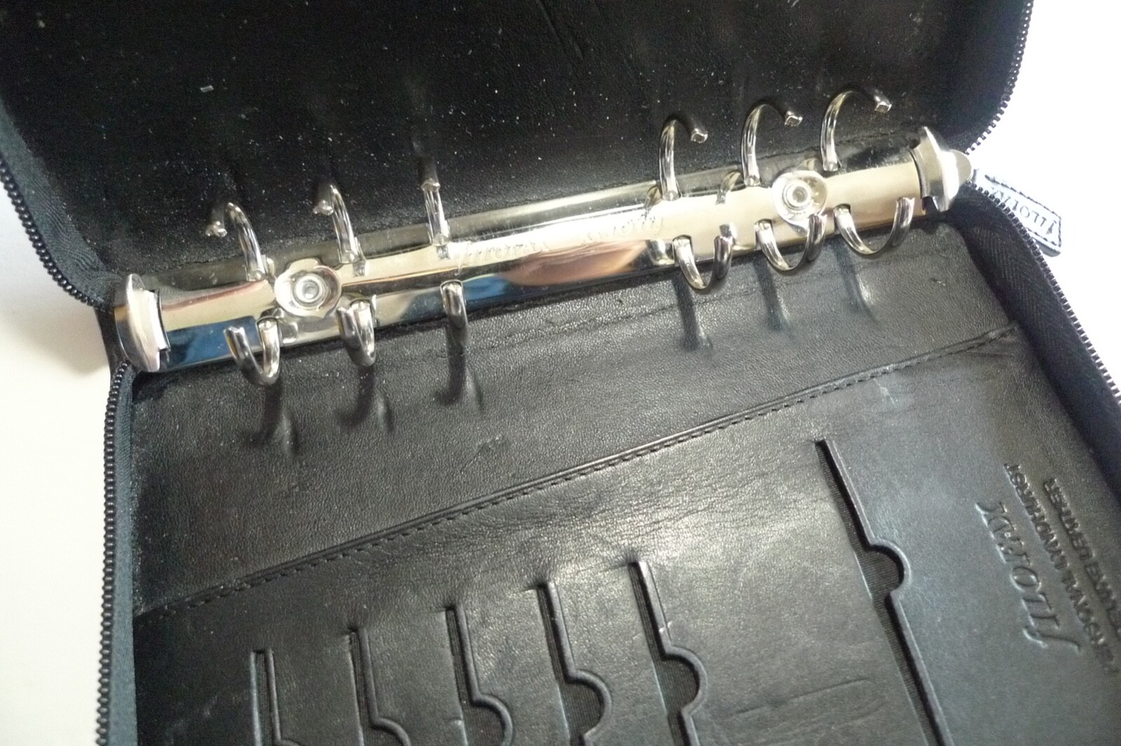 FILOFAX PERSONAL LYNDHURST PLANNER ZIP AROUND SOFT BLACK LEATHER