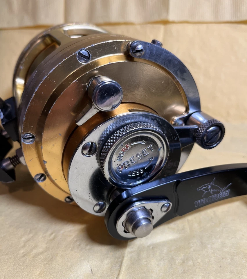 Penn International 50T 2 Speed Cal's w/ Tiburon Frame & T-Bar MK II Handle - Image 3 of 4