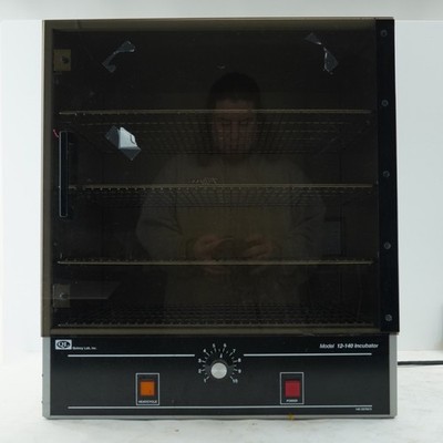 Quincy Lab Model 12-140 laboratory incubator clinical industrial Lab used