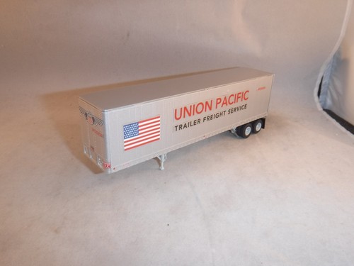 Furgoneta Athearn R-T-R HO Union Pacific 40' lado liso Z #UPZ 202135 | Condition: New