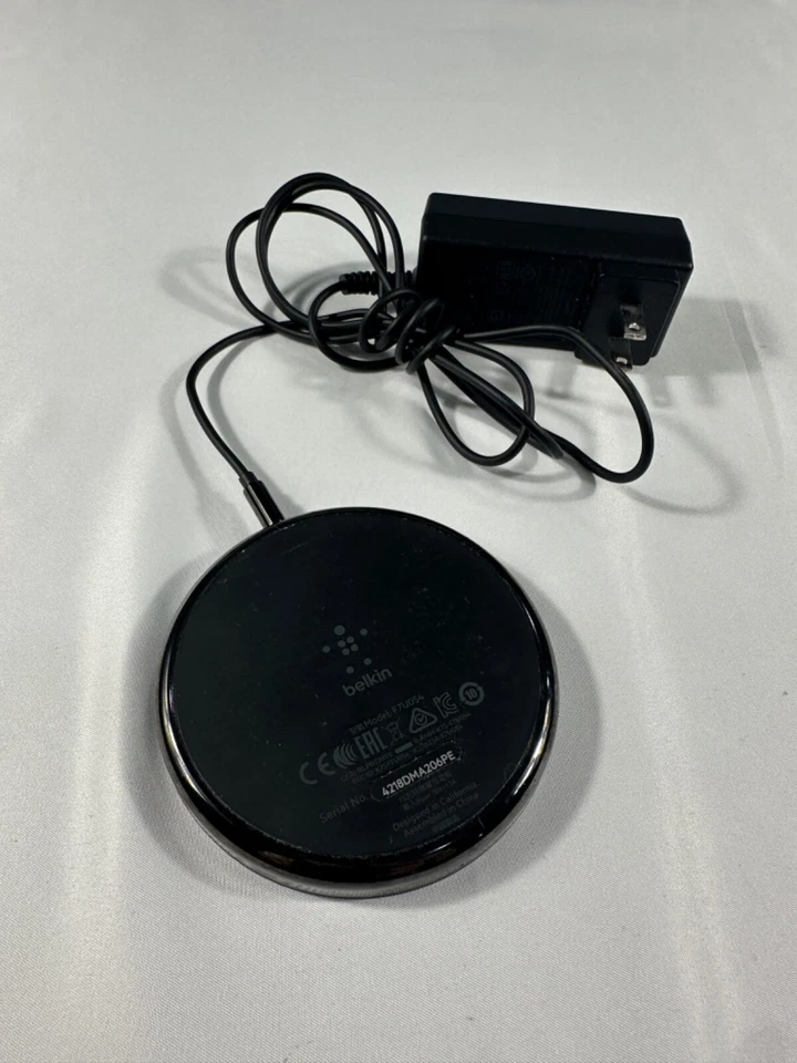 Belkin Boost Up F7U050 Black Wireless Standard Charging Pad W/ Cable For iPhone - Image 2 of 4