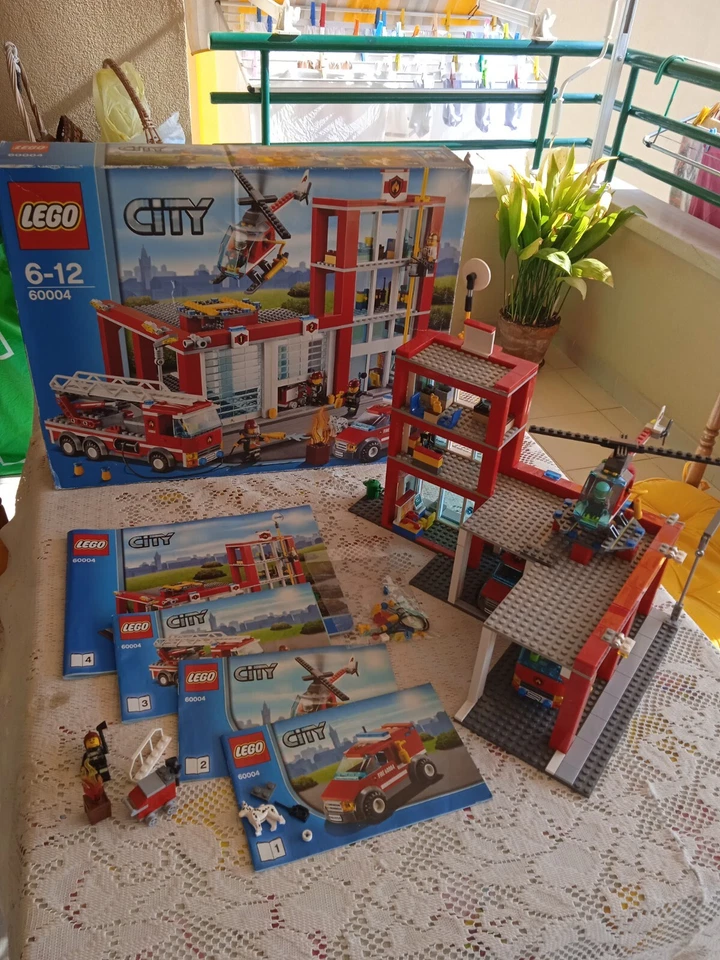 LEGO City 60004 Fire Station, foto 1 di 5