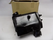 New OEM 2004-2005 Ford Explorer Air Cleaner Assembly 4L2Z9600AA