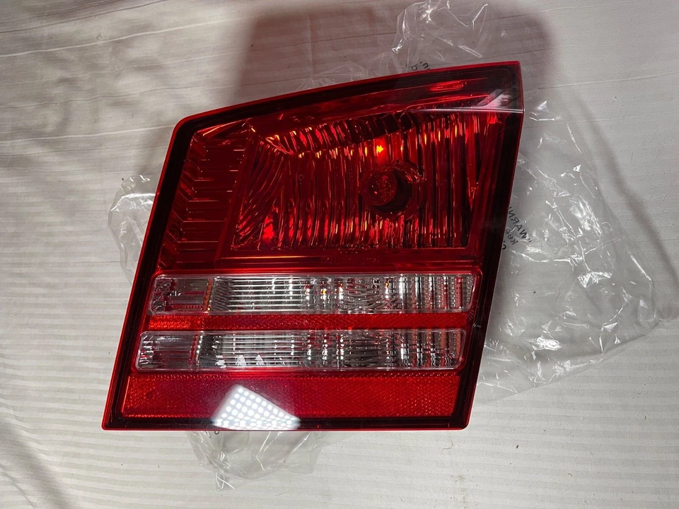 09-19 Dodge Journey derecho pasajero derecho halógeno interior maletero tapa lámpara trasera LUZ Foto 2 de 4