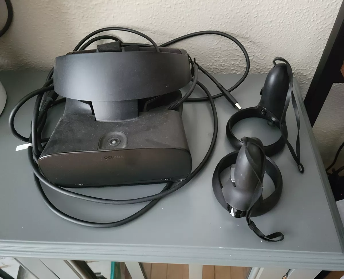 Oculus Rift S PC-Powered VR Gaming Headset