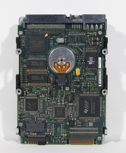 SEAGATE Cheetah ST39205LW 9.18 GB 3.5" 68 Pin SCSI Hard Drive - Afbeelding 2 van 4