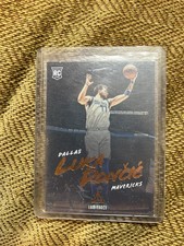 2018-19 Panini Chronicles Luminance Rookie Luka Dončić #166 Mavericks NBA Card