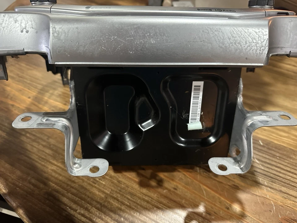 Unidade de rádio AM-FM 2014-2016 Toyota 4Runner fabricante de equipamento original - Imagem 4 de 4