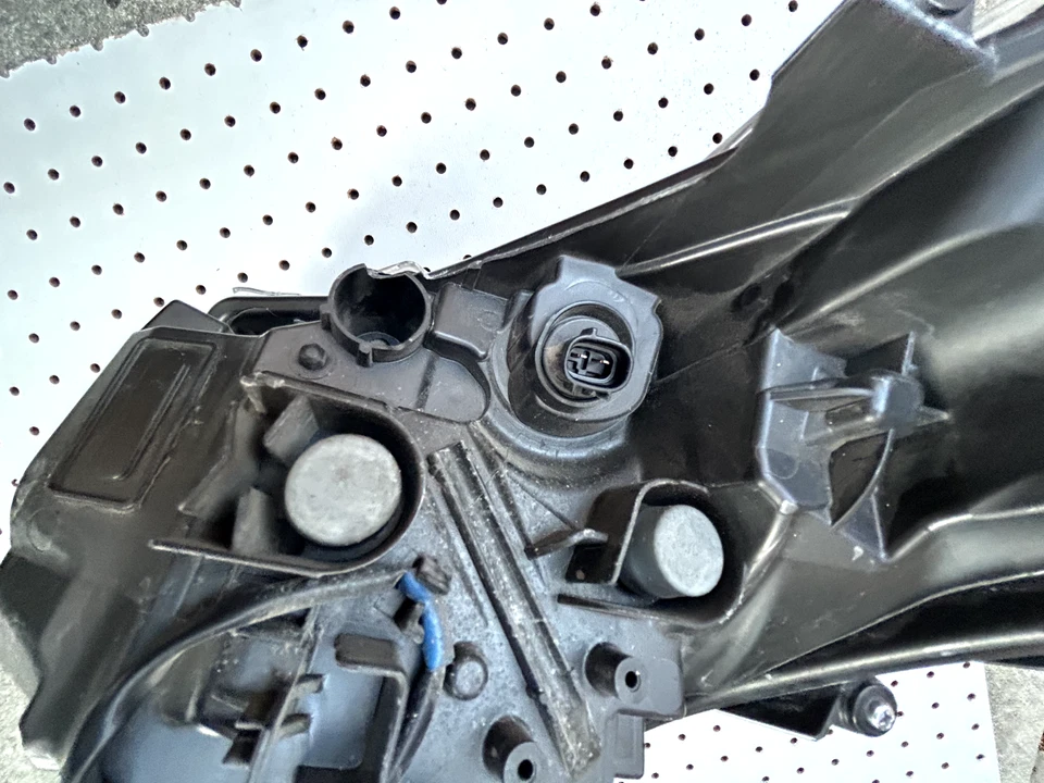 Headlight Assembly-Regular TYC 20-17894-00 fits 20-22 Toyota Corolla - Image 3 of 4