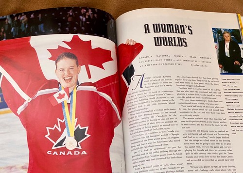 HOCKEY HOF OFFICIAL 2000-01 YEARBOOK ( Savard- Mullen- Bush Inductees) - Picture 18 of 19