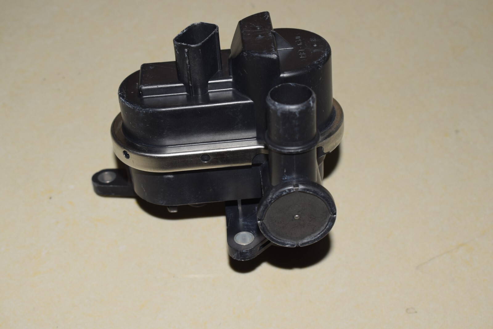 GENUINE EVAP CANISTER LEAK PUMP FOR Highlander Corolla RAV4