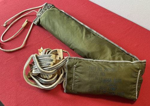 U.S Vietnam Era Parachute Pack / 1975 Dated / Military Issue - Mills MFG. Corp - Picture 2 of 22