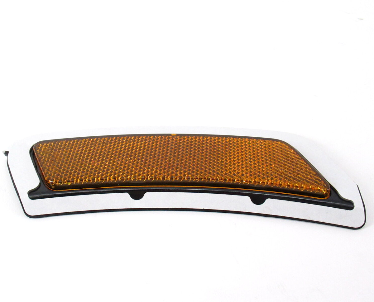 Genuine OEM VW Audi 4M0-945-071 Driver LH Side Front Marker Lamp 