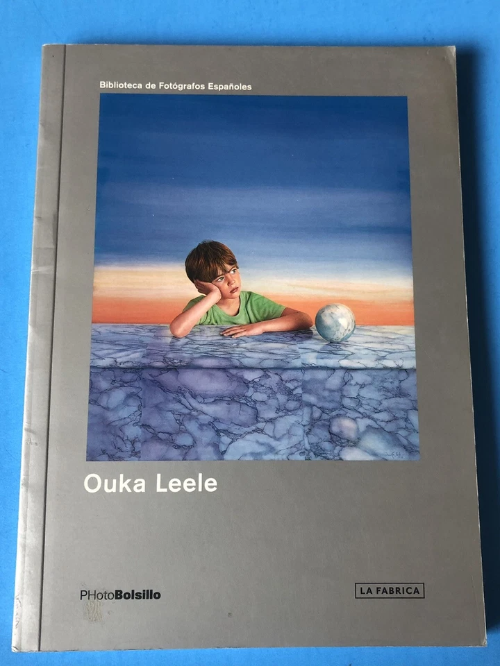 OUKA LEELE PHotoBolsillo Photo Book Spanish + English La Fabrica Book Libro 2004 - Image 3 of 4