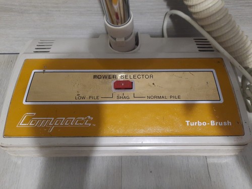 Vintage Compact Electra C-9 Vacuum With Accessories And Carpet Cleaner  - Picture 13 of 15