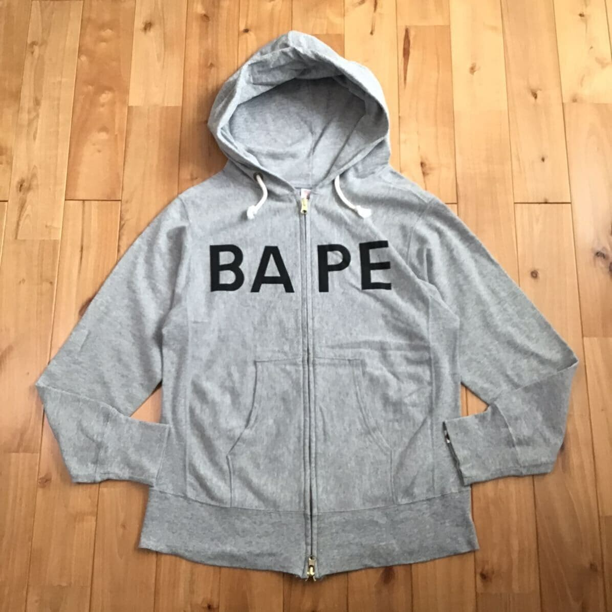 A Bathing Ape Champion コラボ グレー パーカー Lサイズ BAPE × CHAMPION BAPE logo zip hoodie Gray A Bathing Ape Size