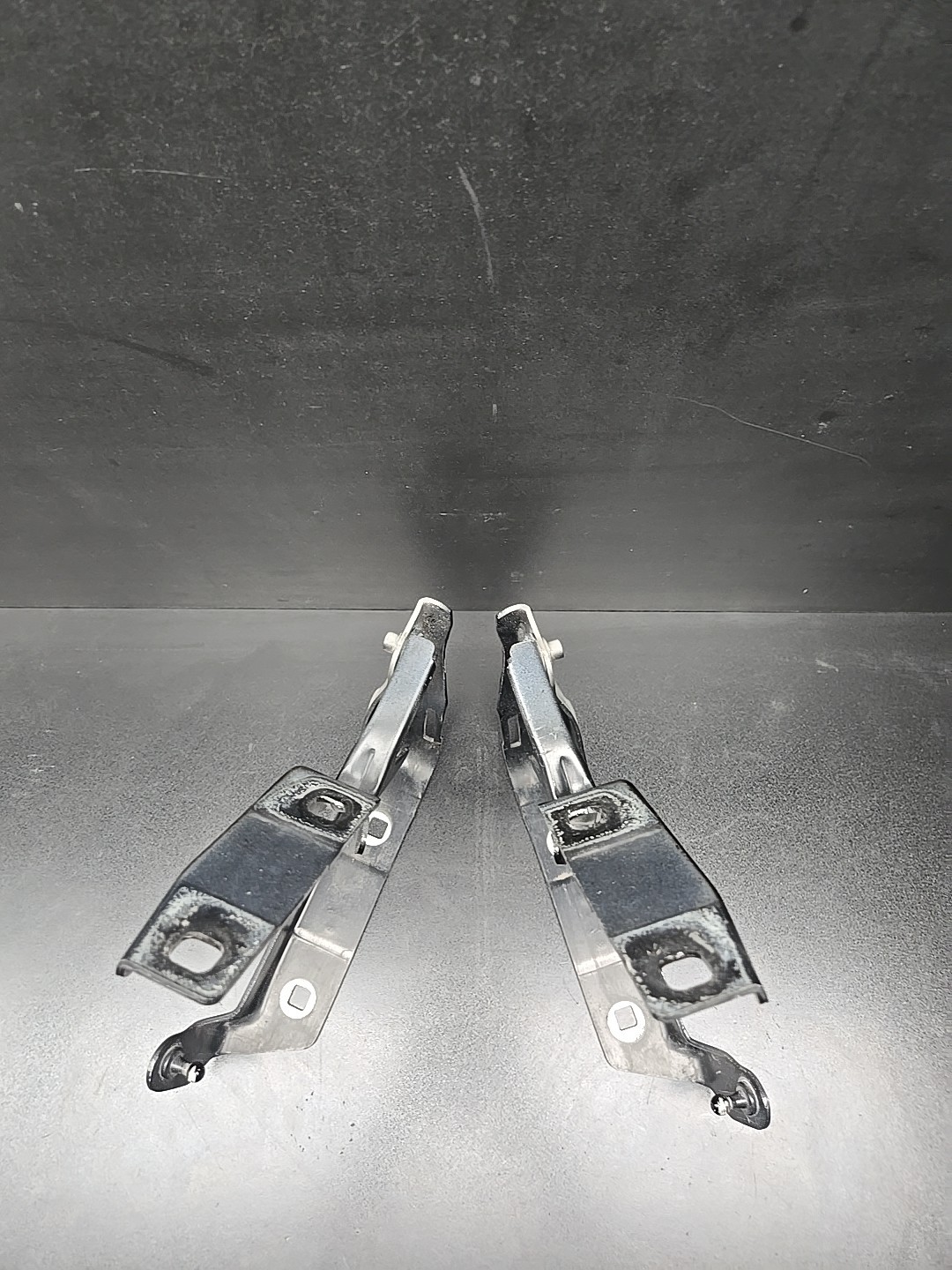 Maserati Ghibli 2014-2019 RIGHT Hood hinge