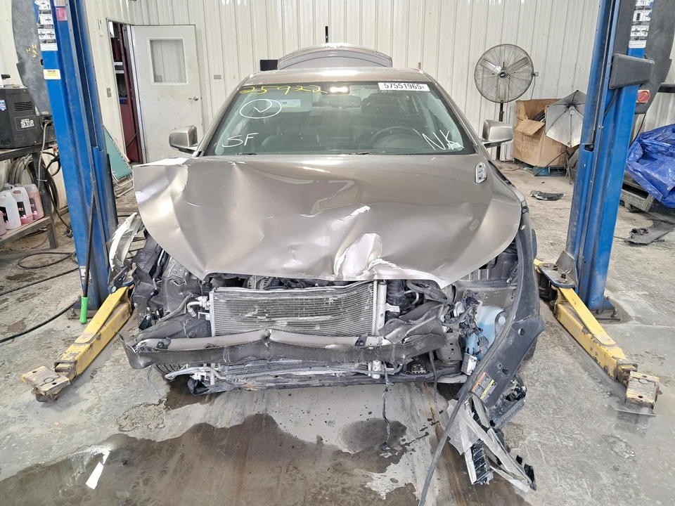 Conjunto de puerta trasera izquierda usado lado trasero se adapta a: Buick Lacrosse 2011 grado trasero izquierdo Foto 3 de 4