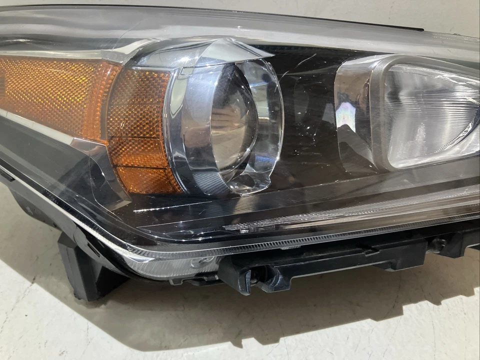 2017 2018 2019 Hyundai Ioniq Passenger Right RH Halogen Headlight OEM 0487 - Image 3 of 4
