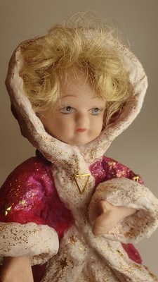 Handgefertigte Puppe aus Baumwolle und Porzellan, klein & süß Weihnachtsschmuck 6,5 Zoll (17 cm)