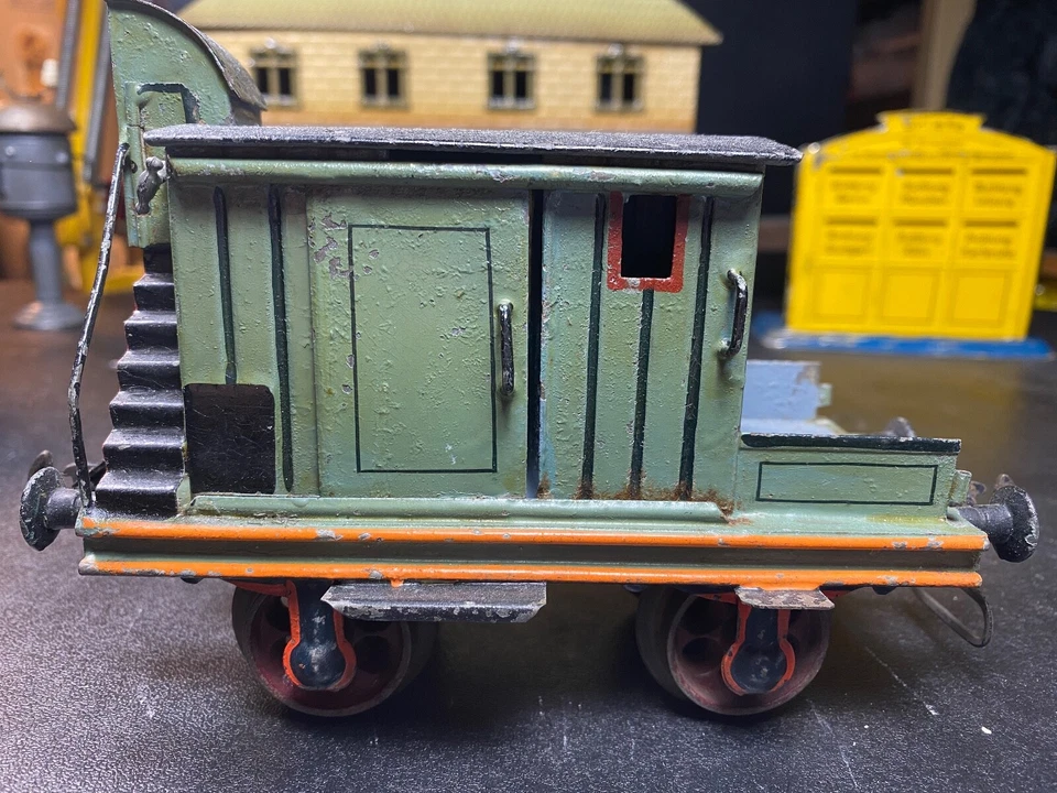 VINTAGE 1904-1917 MARKLIN 1 GAUGE BREAKDOWN WAGON CAT. NO. 1827 C-5 CONDITION - Image 2 of 4