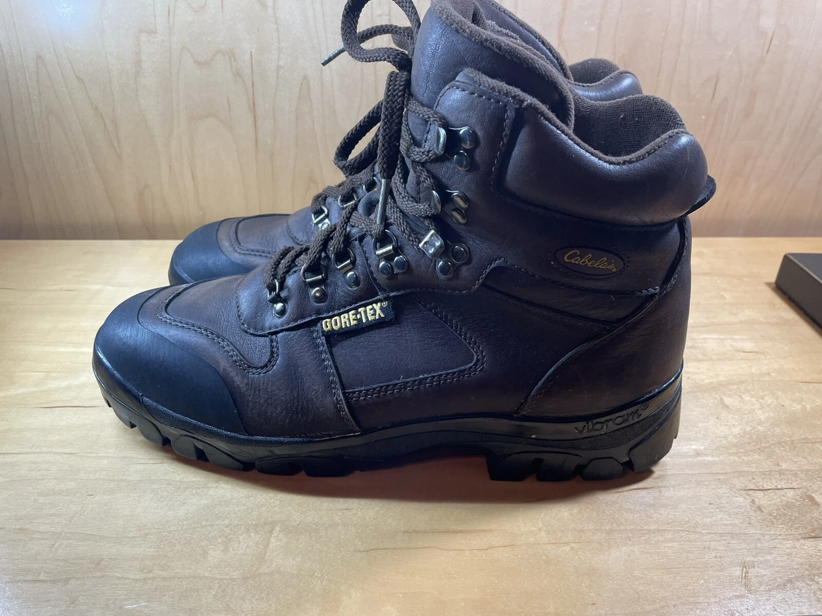 Cabela’s Men’s Brown Leather Gortex Vibram Waterproof Hiking Boots 81-1302 Sz 13
Opens in a new wind