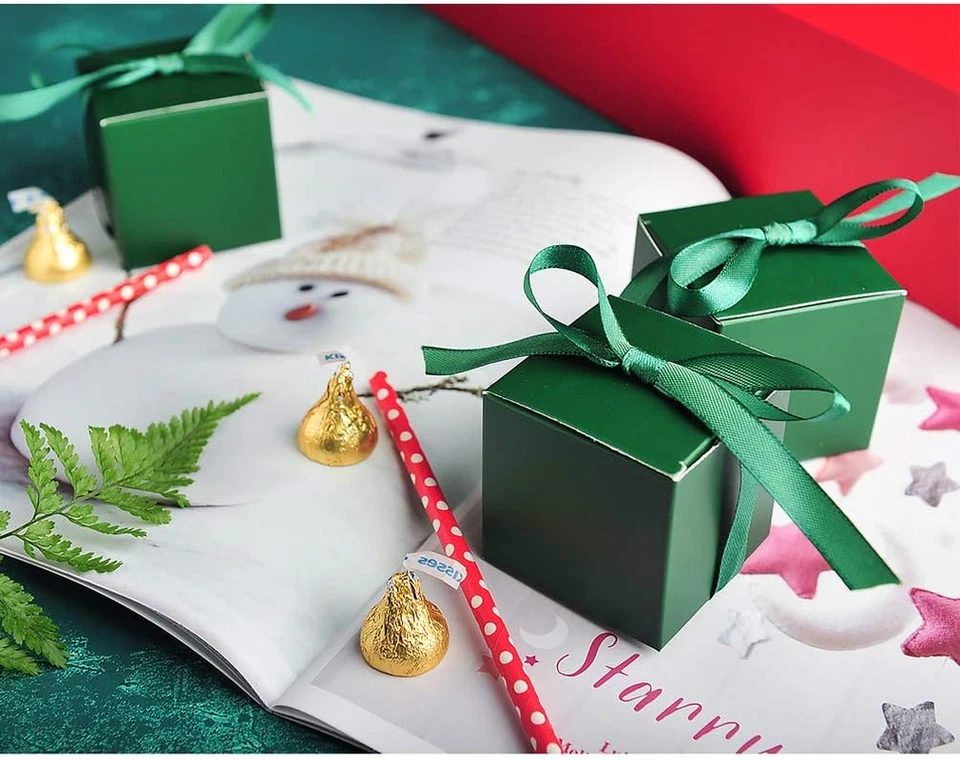 Caja de dulces de regalo verde oscuro a granel 2X2X2 pulgadas con cinta verde caja de regalos de fiesta, pa Foto 2 de 4
