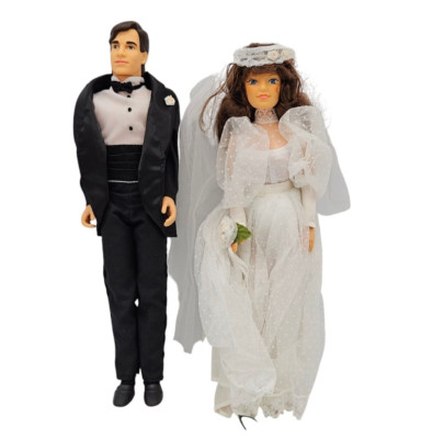 1992 Avon Drew & Carly Bride & Groom Marriage Wedding Dolls