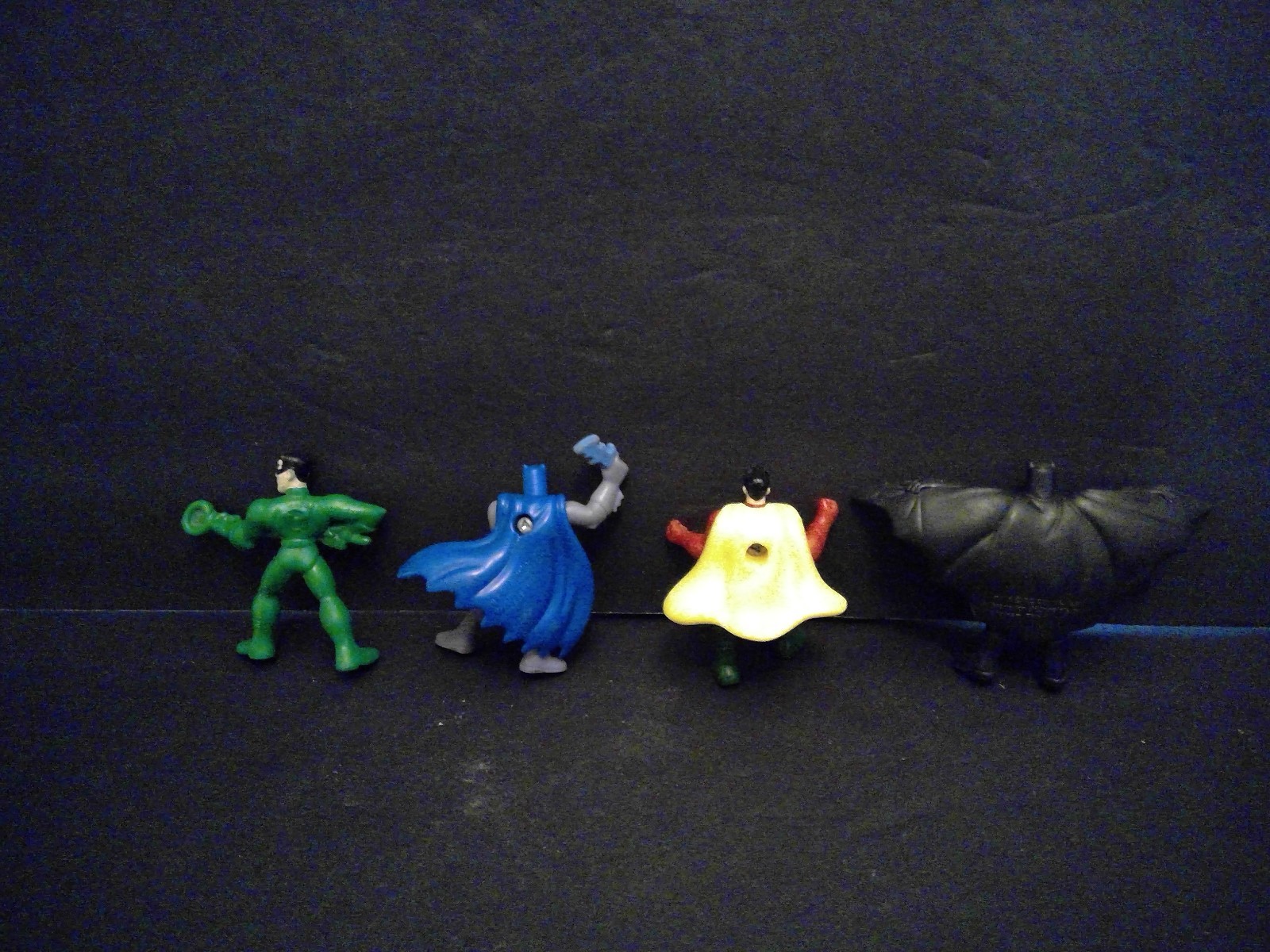DC COMICS HAPPY MEAL TOYS ROBIN RIDDLER SUPERMAN LEGO BATMAN TEEN TITAN lot of 7