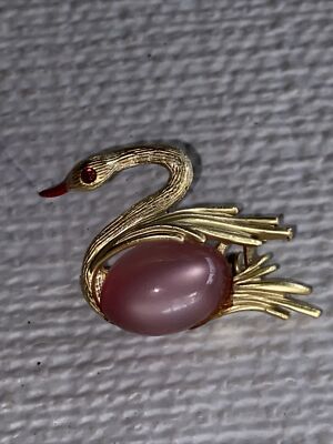 Vintage pink Jellybelly swan brooch pin Jeweled Eye  - Gold-tone Cabochon