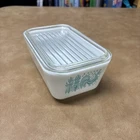 New ListingVintage Pyrex 0502 1 1/2 PT Turquoise Amish Butterprint Refrigerator Dish & Lid