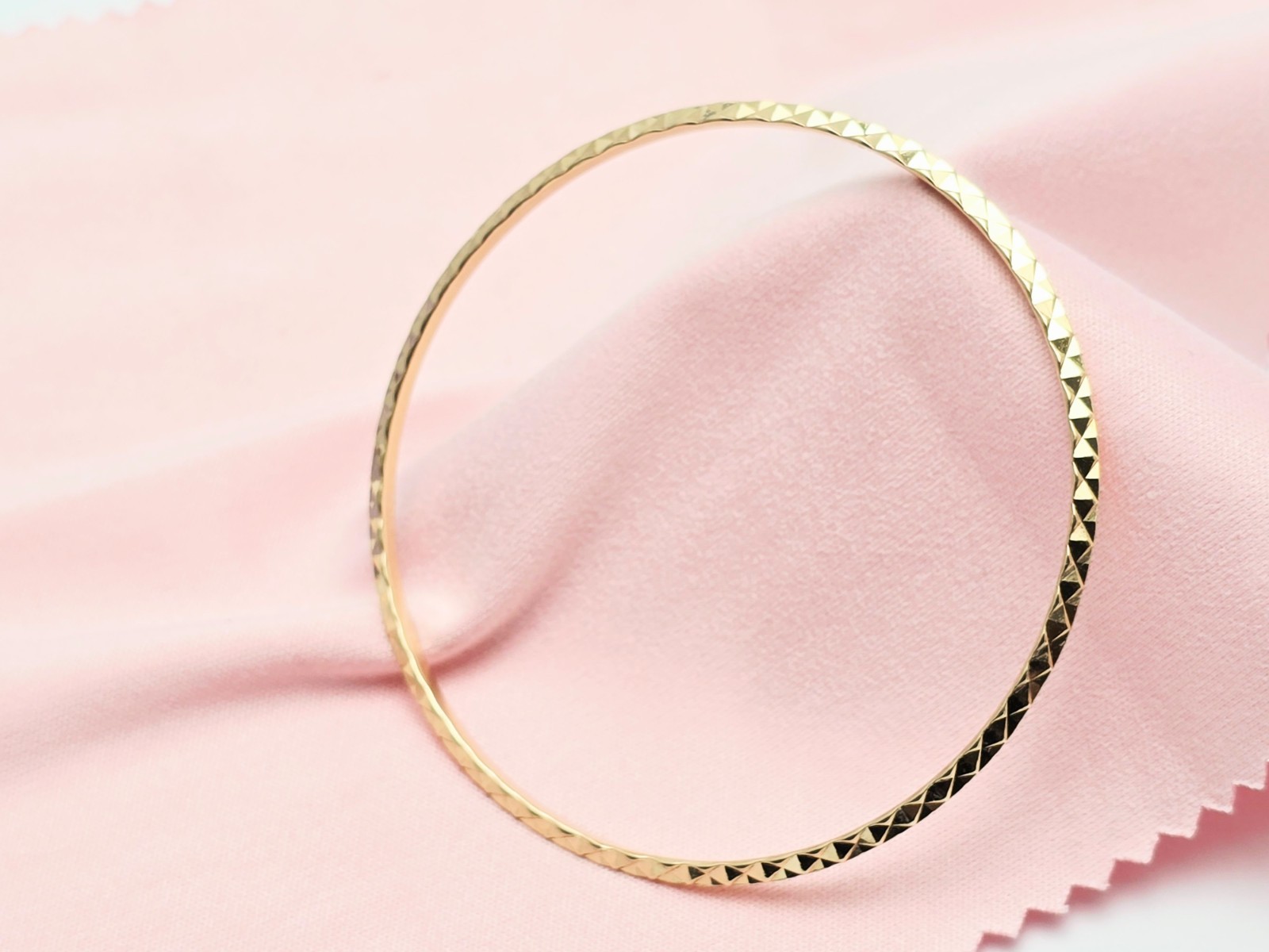 Unique 17K Solid Yellow Gold Designer Diamond Cut… - image 2